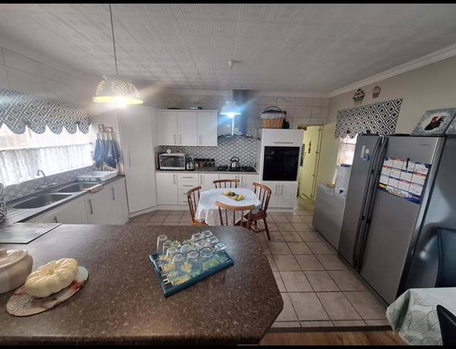 3 BEDROOM HOUSE FOR SALE IN HARTENBOS